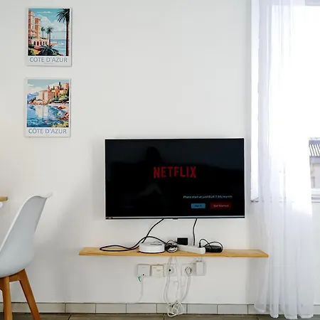 2 Bedrooms Apartment-cannes Center Suquet-2mins To & 10mins To Palais-airconditioning & Fiberwifi Apartamento